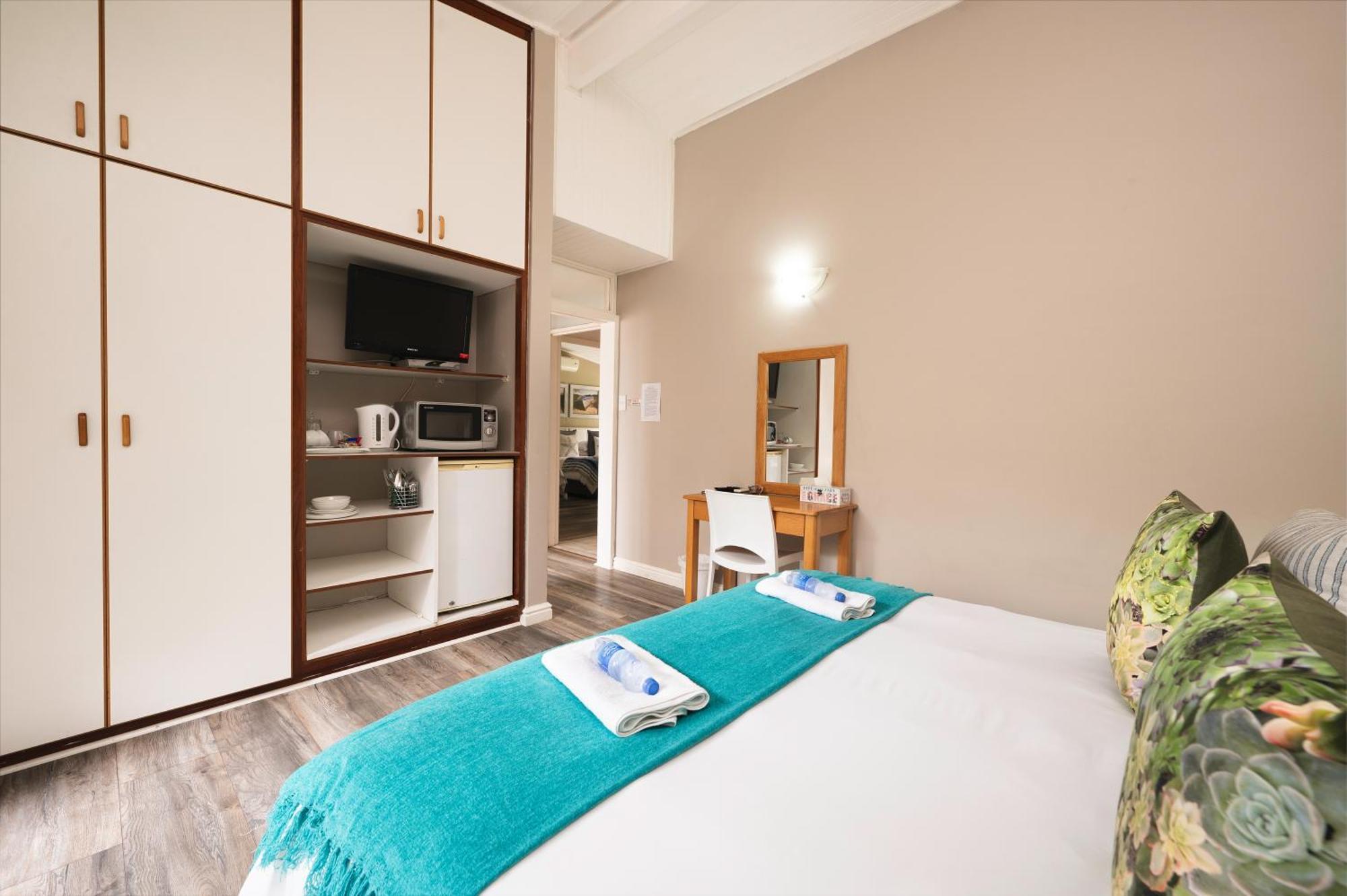 Guest house Admirals And Brightways Self Catering 3*