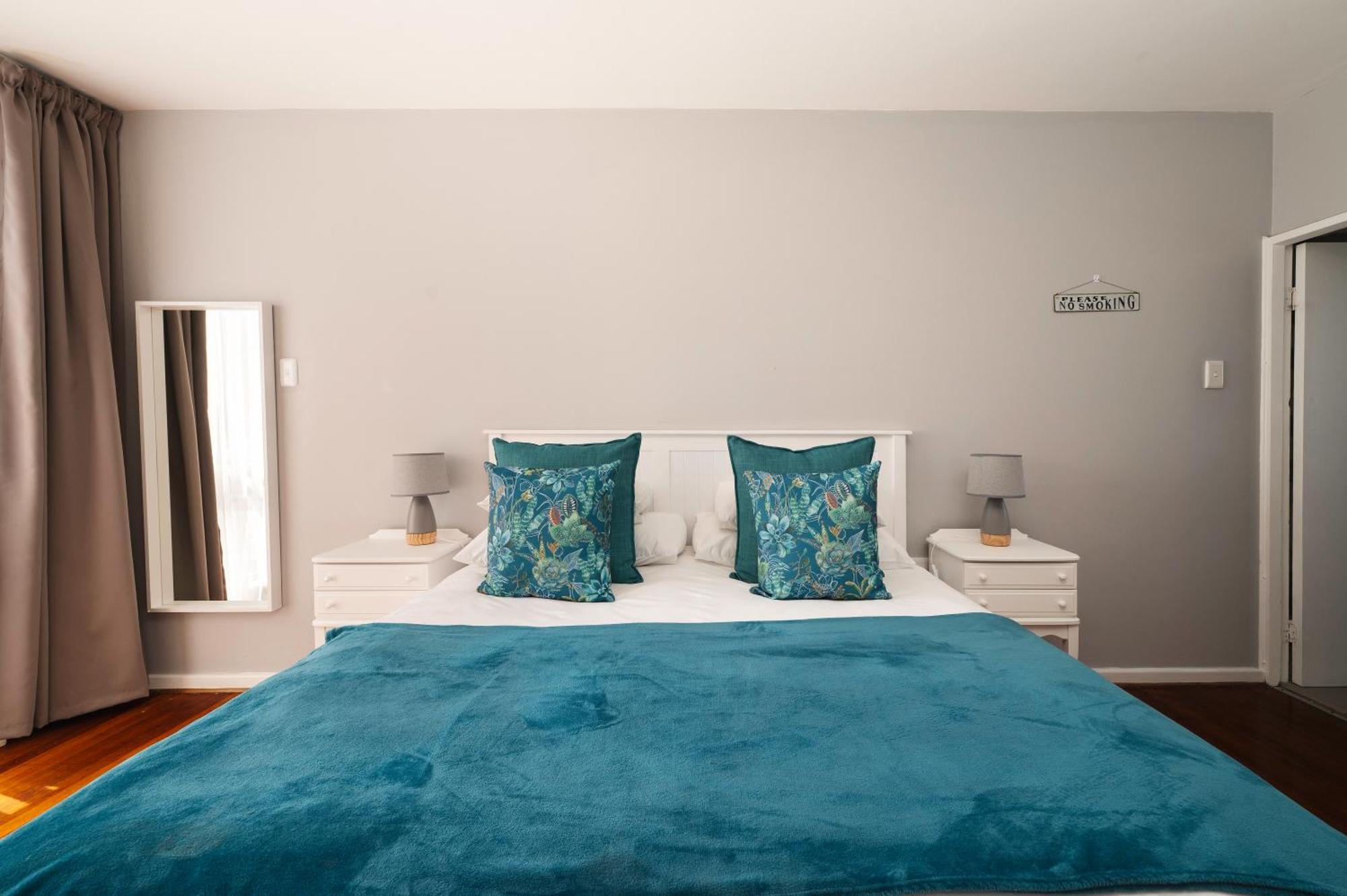 Admirals And Brightways Self Catering Guest house 3*