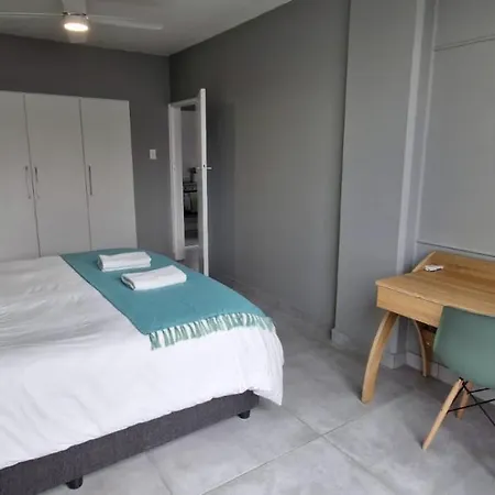 Admirals Lodge Guest House And Brightways Self Catering Apartments Port Elizabeth Room photo