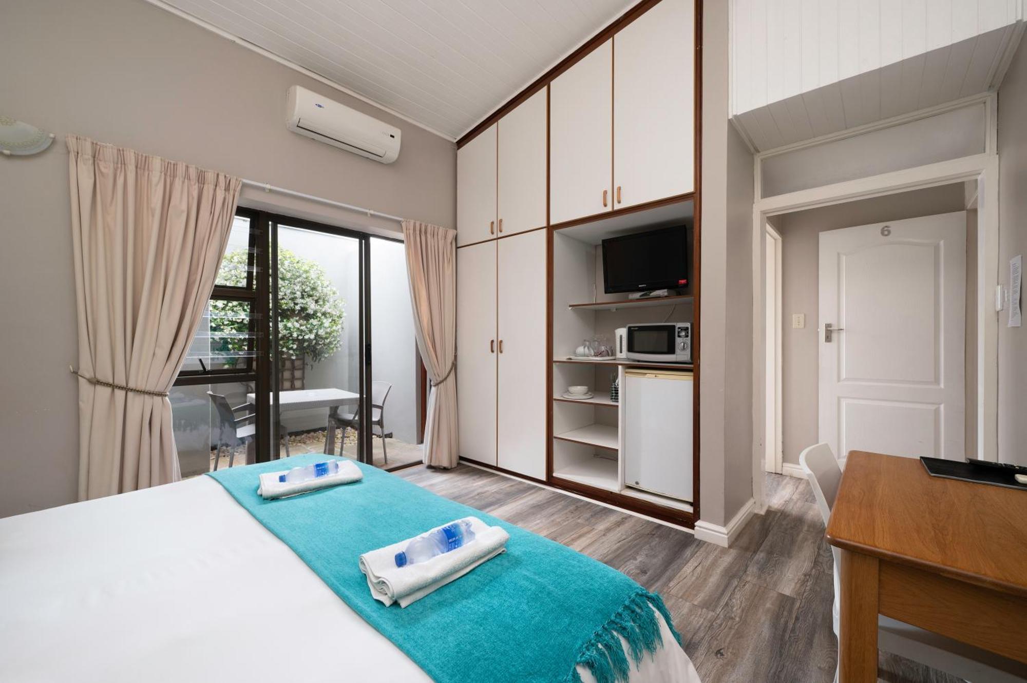 Admirals And Brightways Self Catering Guest house